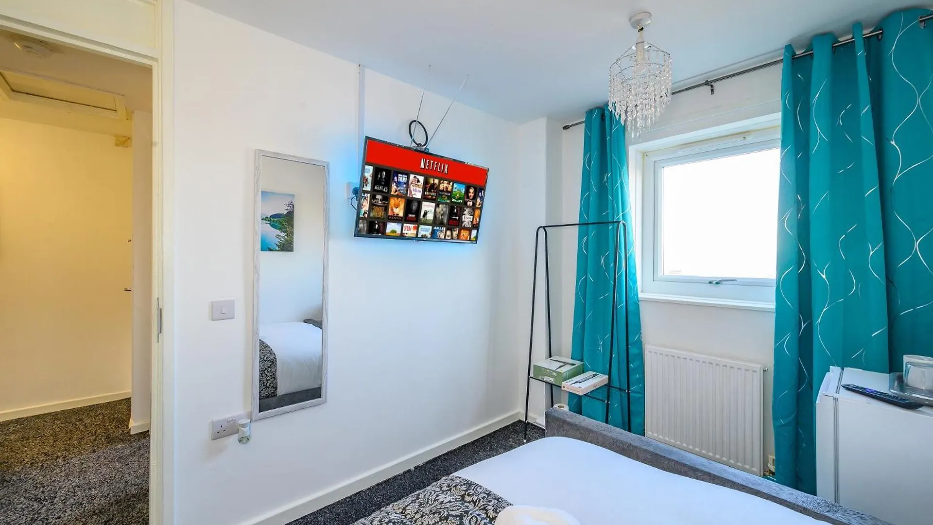 -Rags- For Your Relaxed, Cosy Stay, Free Parking Leeds  Storbritannien